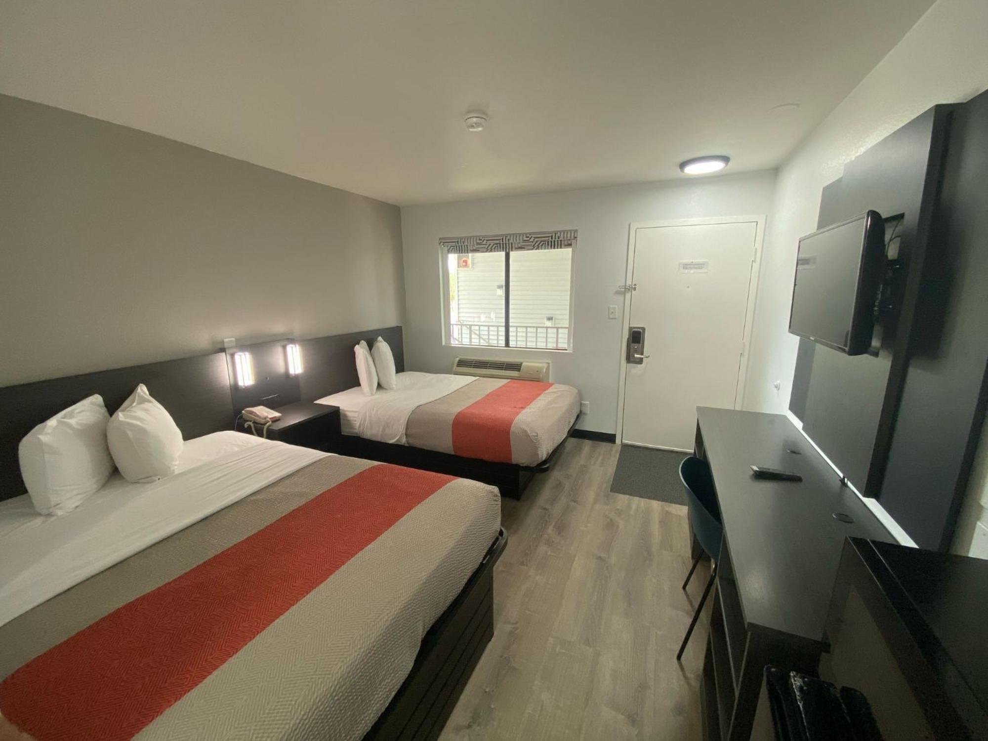 Motel 6-Windsor Locks, Ct - Hartford Екстер'єр фото