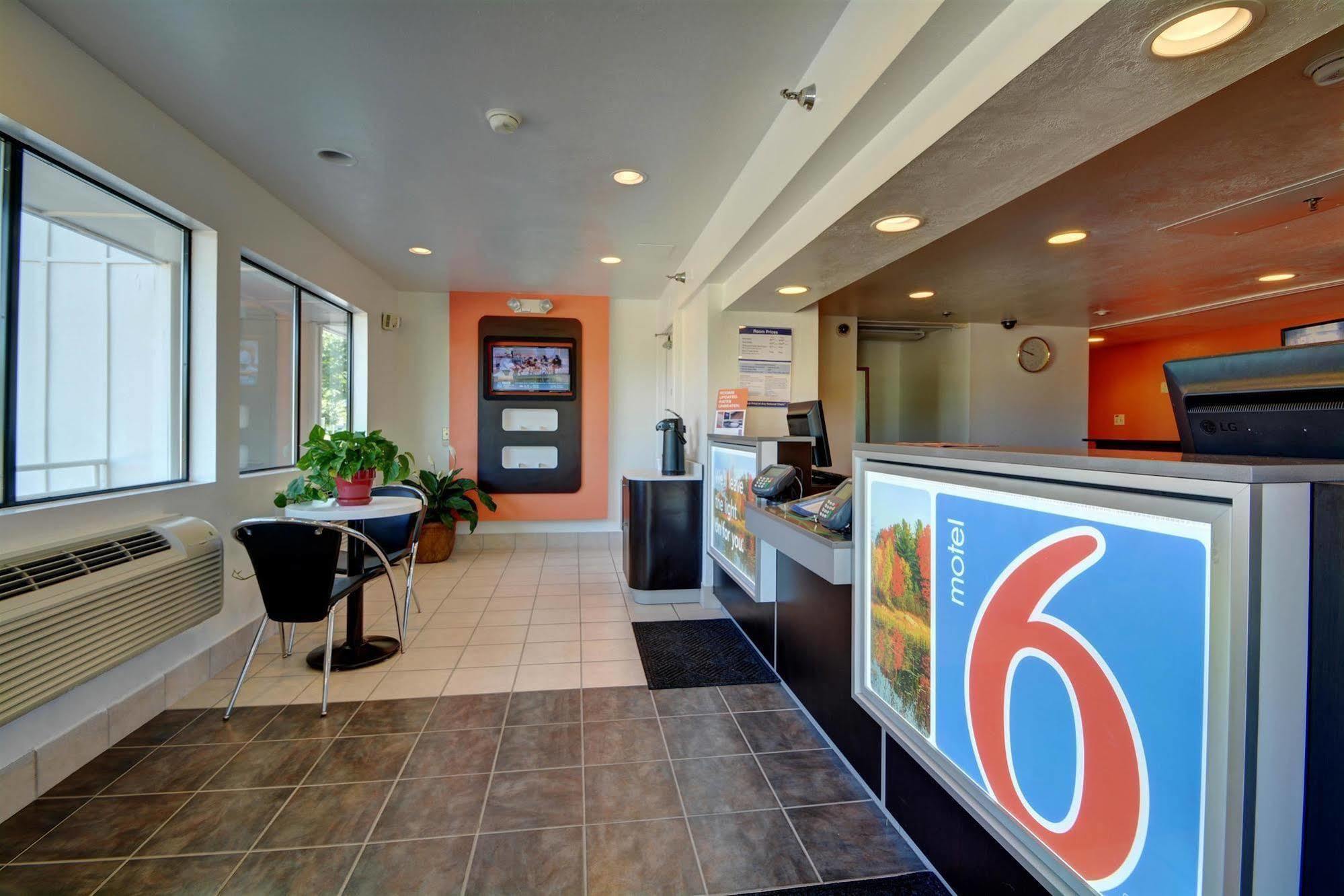 Motel 6-Windsor Locks, Ct - Hartford Екстер'єр фото
