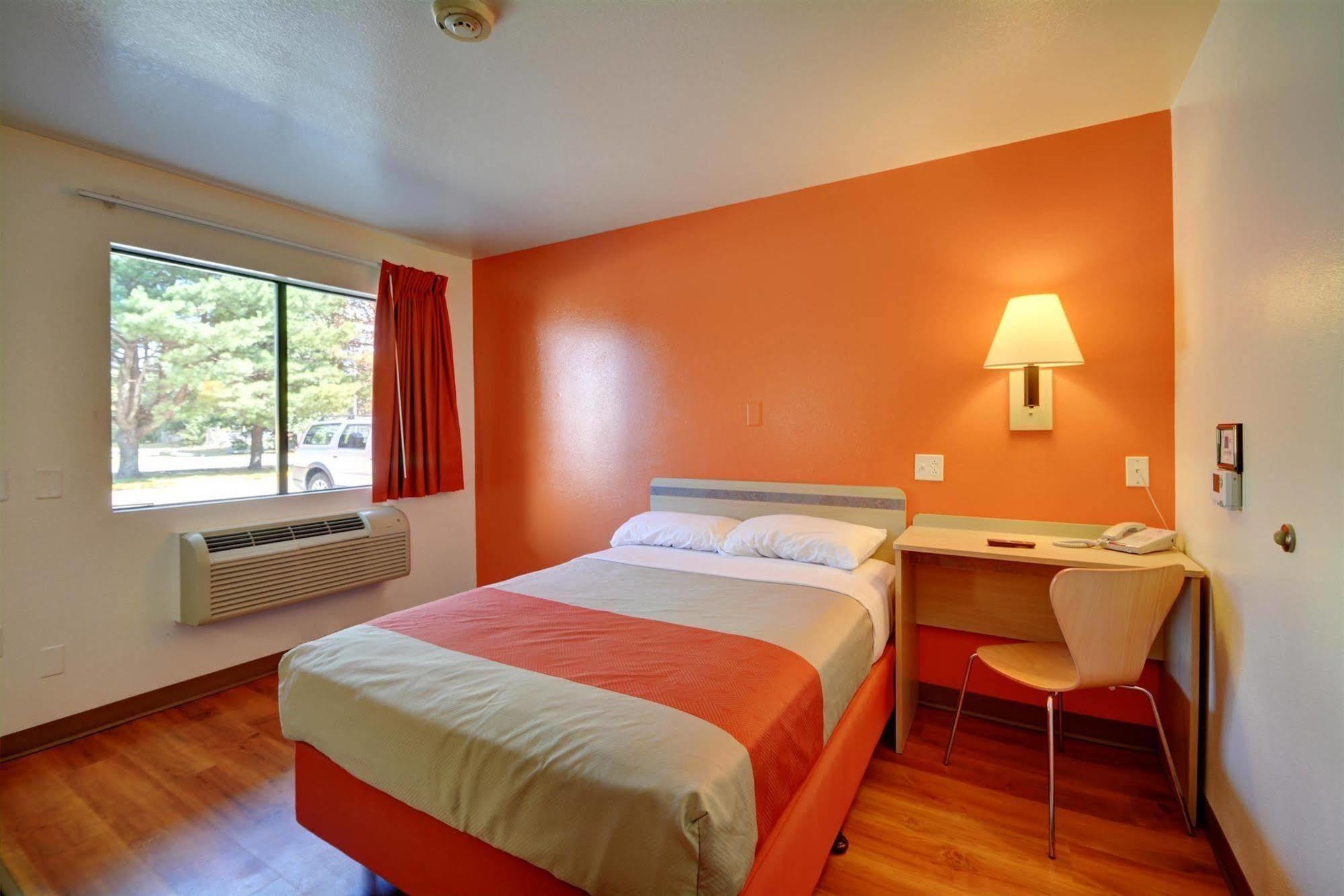 Motel 6-Windsor Locks, Ct - Hartford Екстер'єр фото